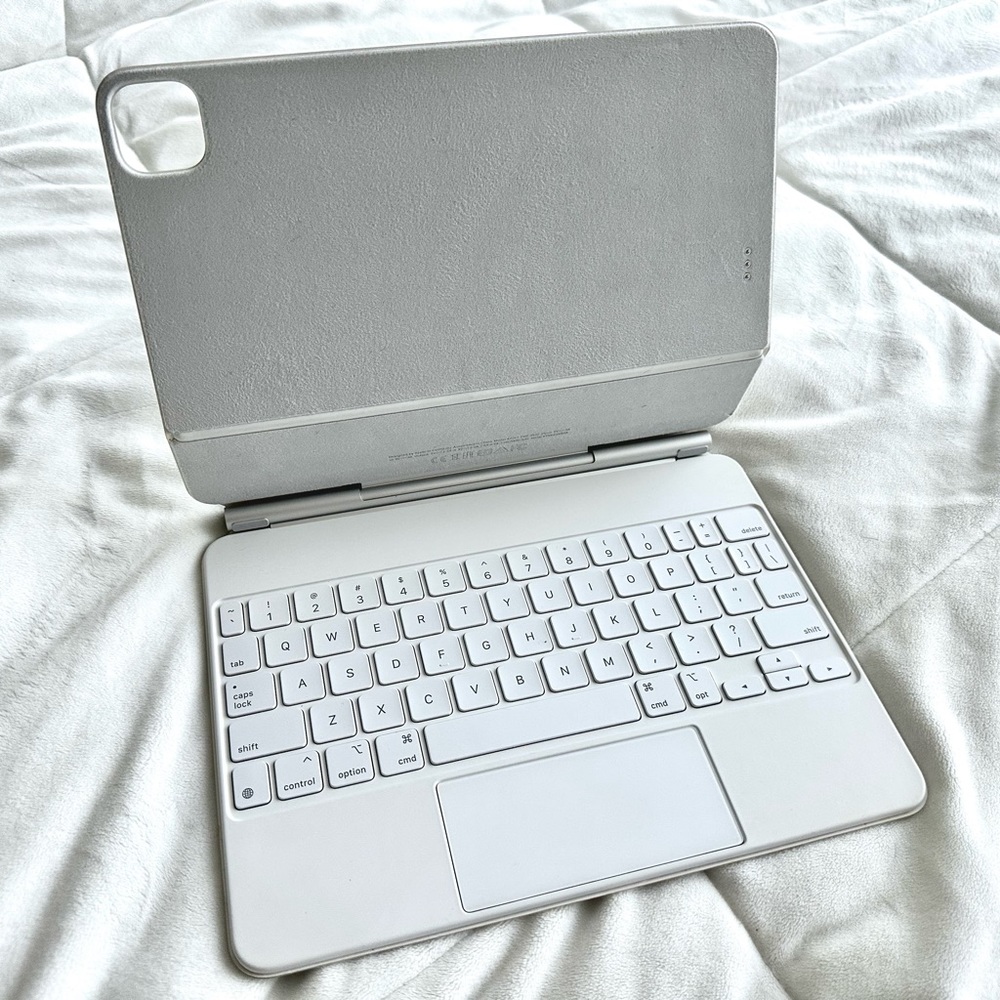 Apple Magic Keyboard for iPad Pro 11 inch